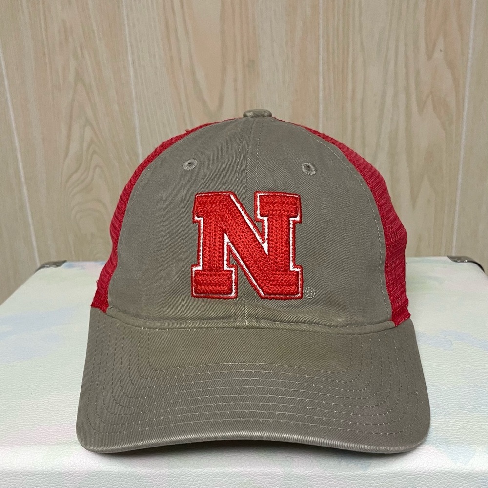 Adidas Nebraska Huskers Adjustable Trucker Snapback Mesh Hat Red Gray Adult